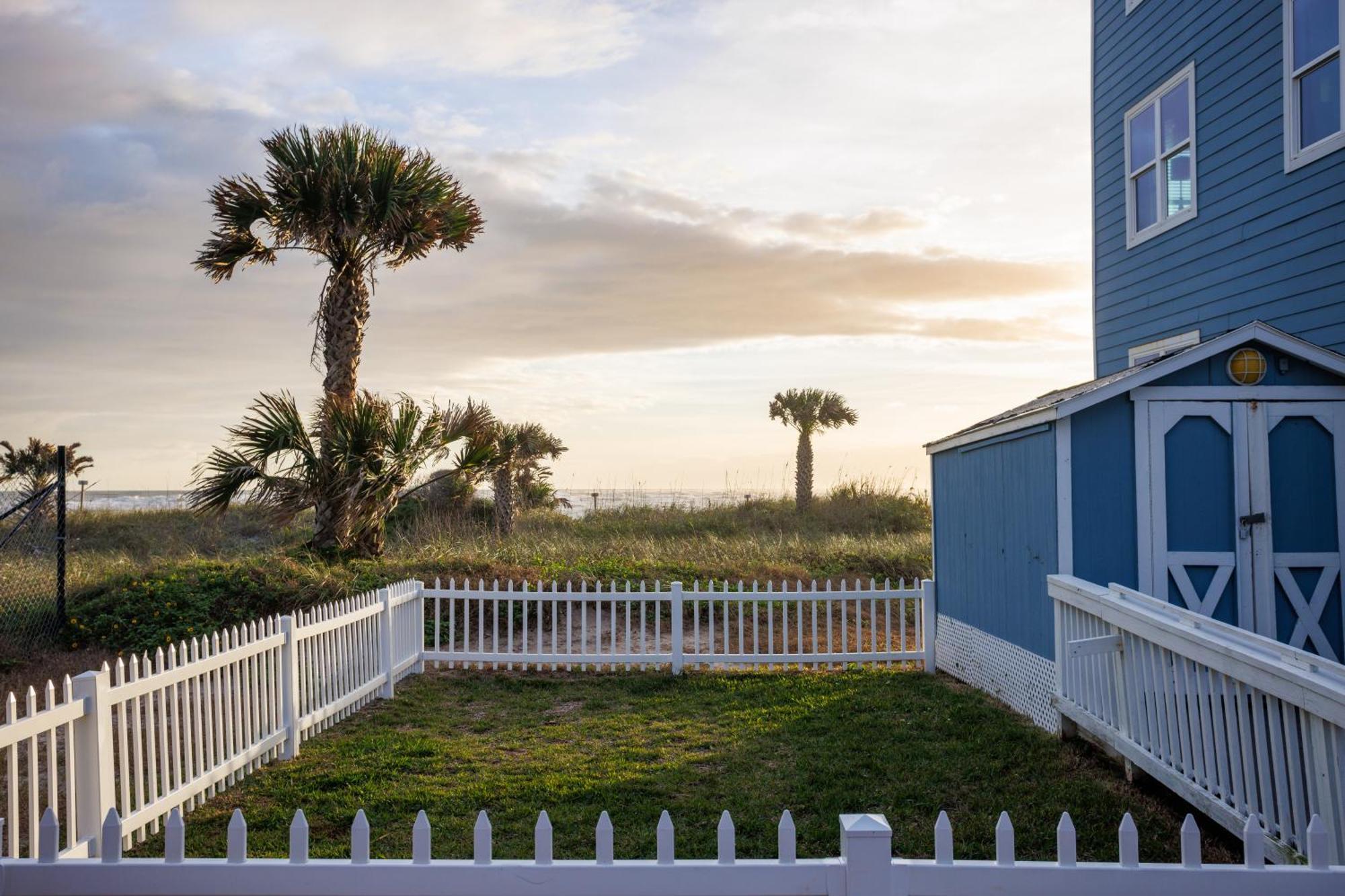 Отель The Saint Augustine Beach House Экстерьер фото